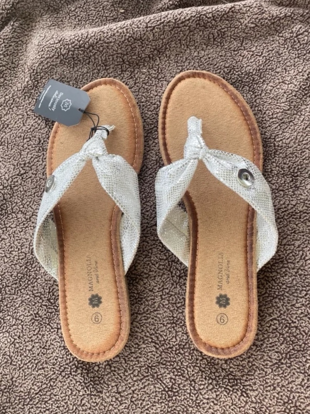 Magnolia & Vine Interchangeable Snap Sandals - Silver/White NWT Size 9